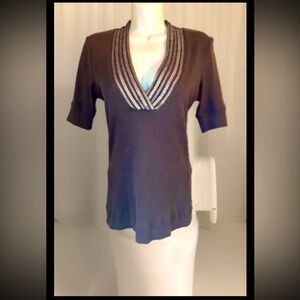 🩶EXPRESS🩶 LOW CUT SEQUIN V-NECK SHORT SLEEVE COTTON TOP EUC